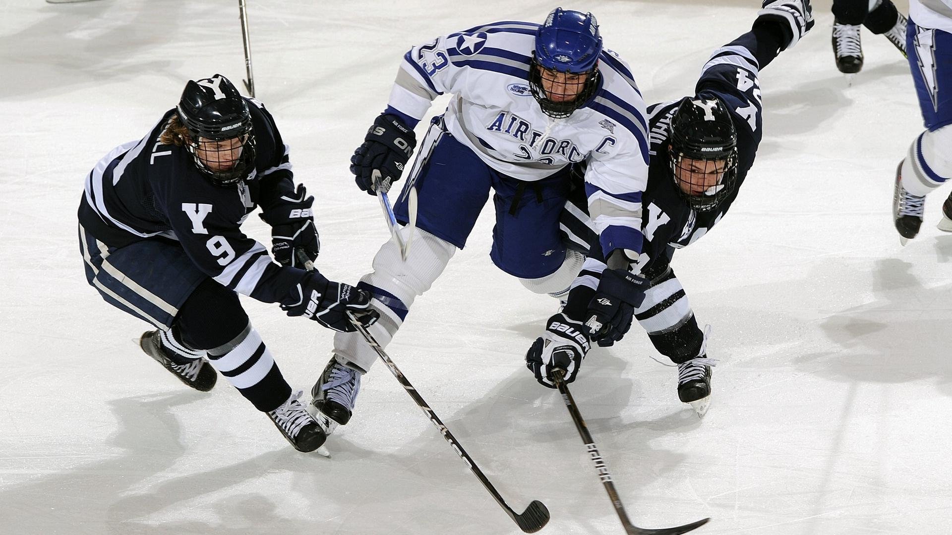 足球职业联赛冠军角逐激烈,豪强争霸,足球职业联赛叫什么